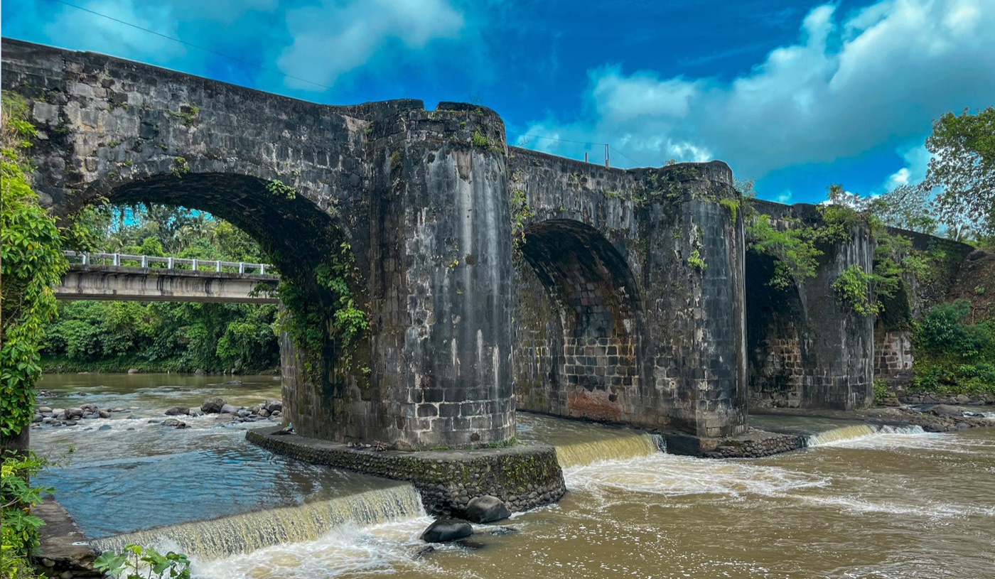 Malagonlong Bridge in Tayabas City